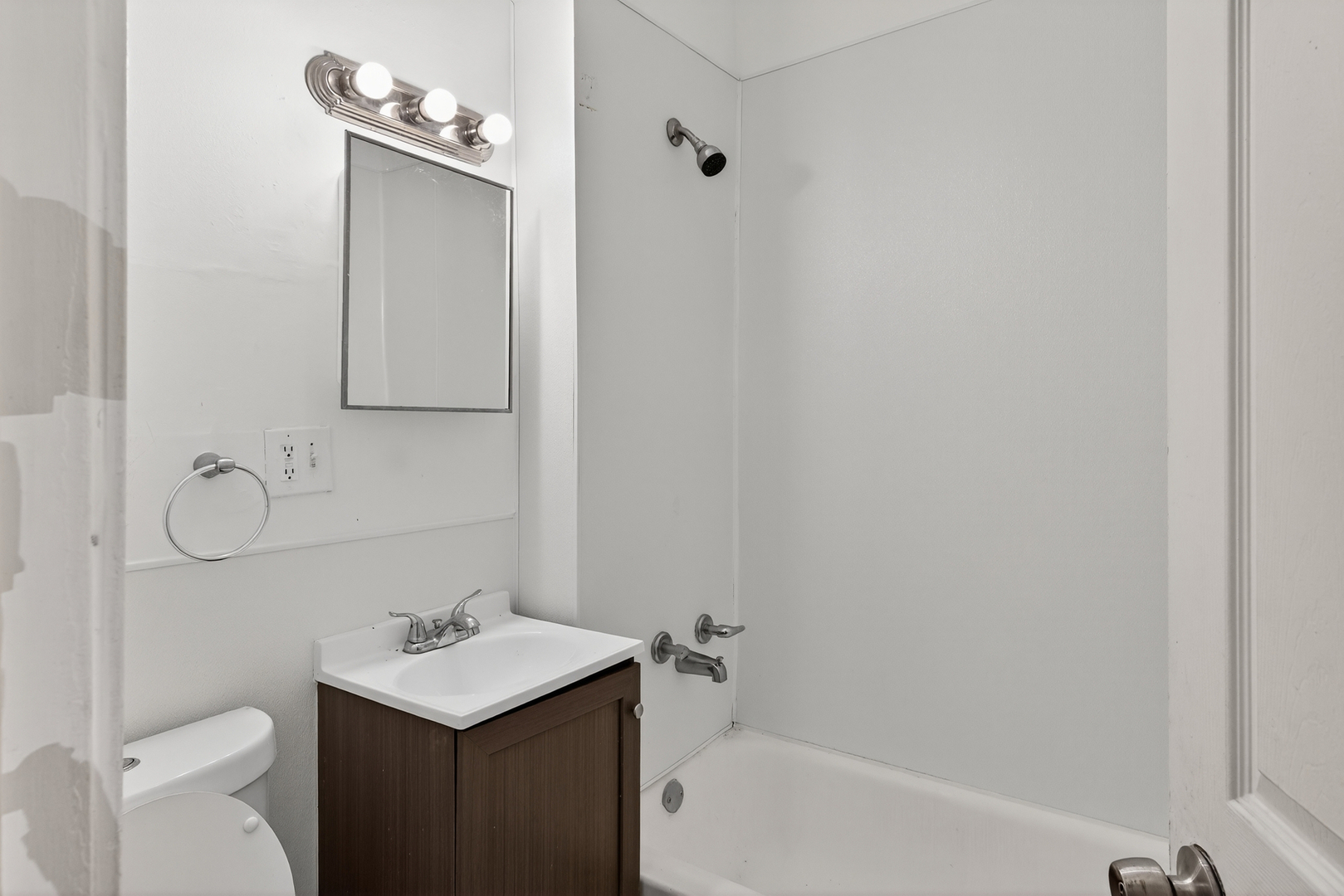 824 East 89th Place Chicago IL 60619