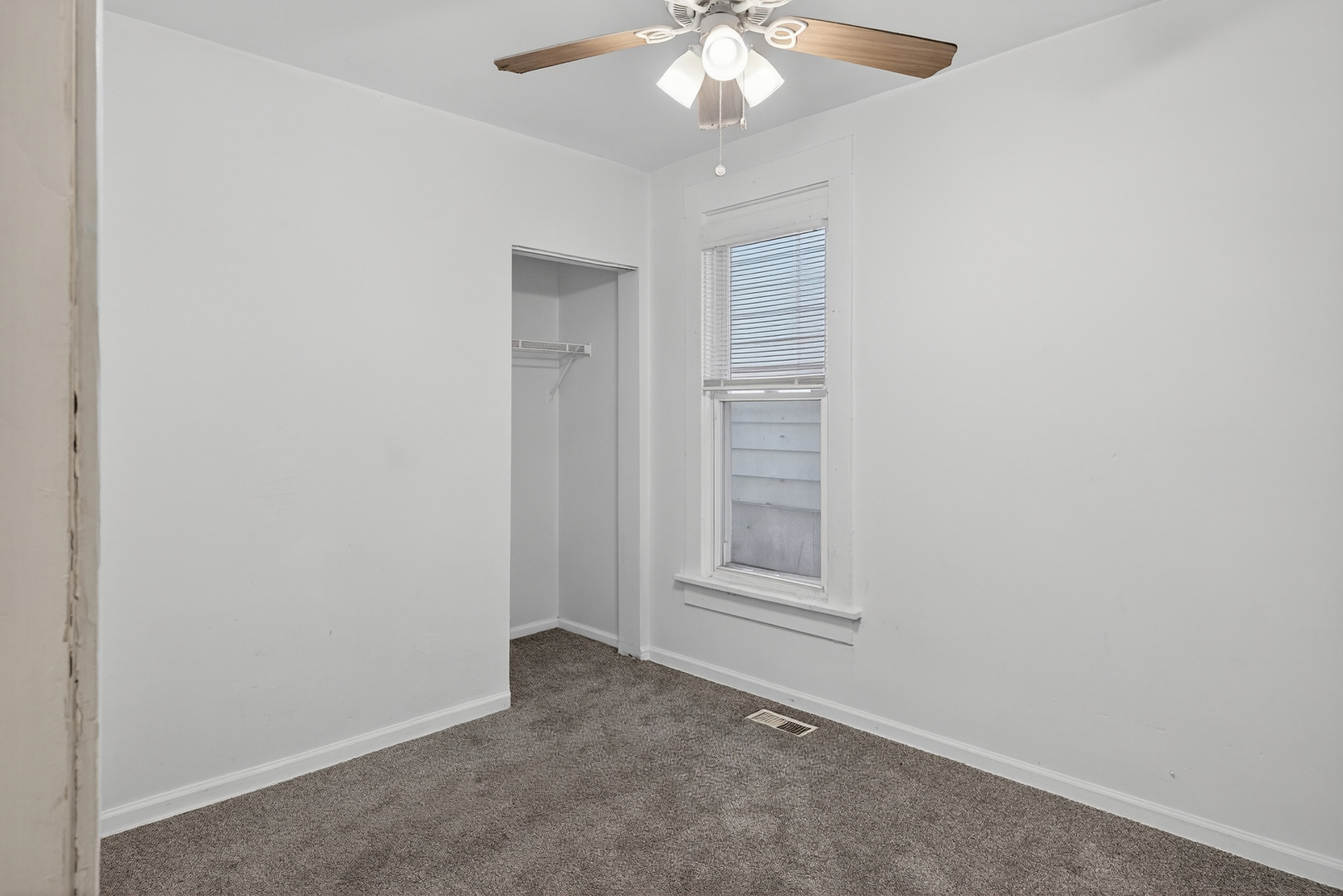 824 East 89th Place Chicago IL 60619