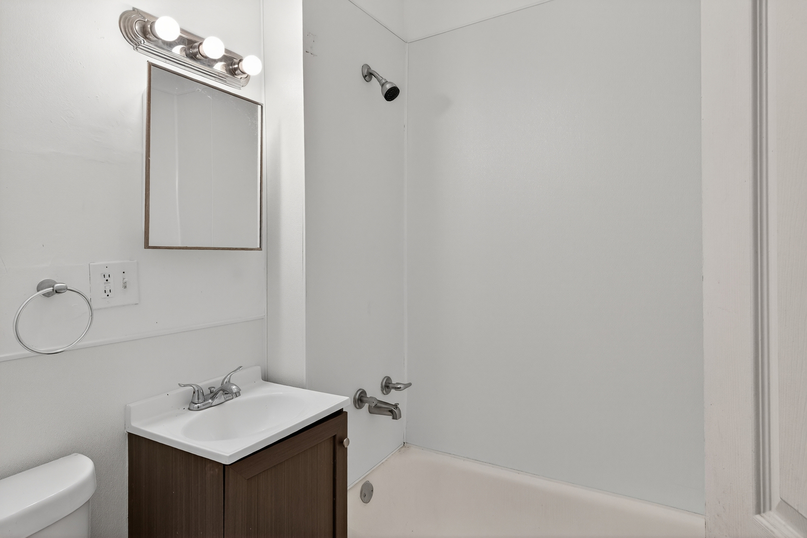 824 East 89th Place Chicago IL 60619