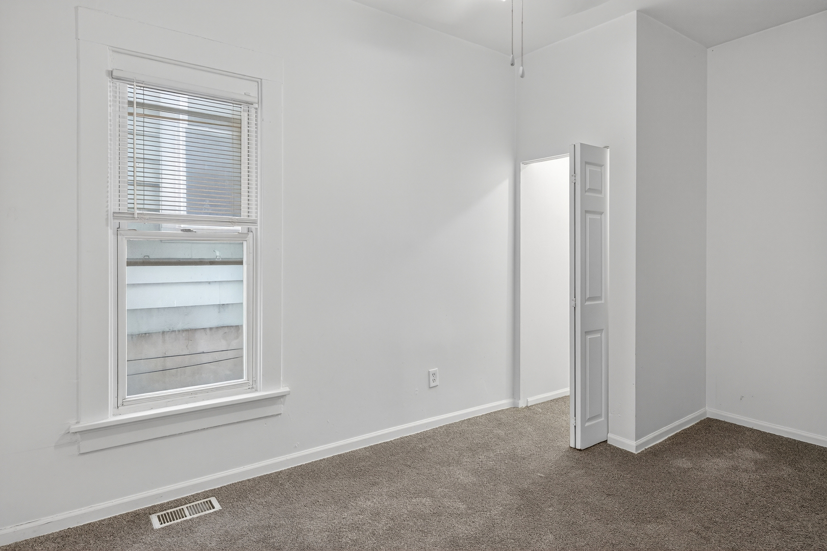824 East 89th Place Chicago IL 60619