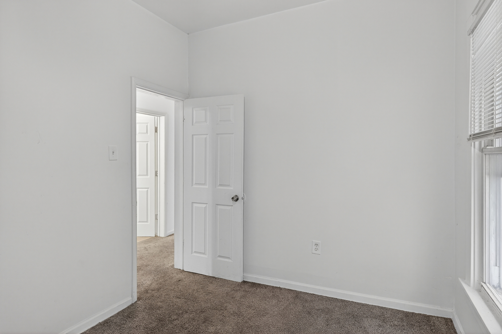 824 East 89th Place Chicago IL 60619
