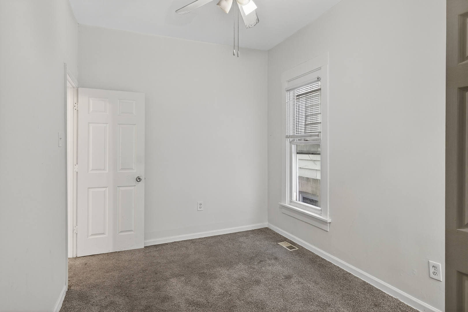 824 East 89th Place Chicago IL 60619