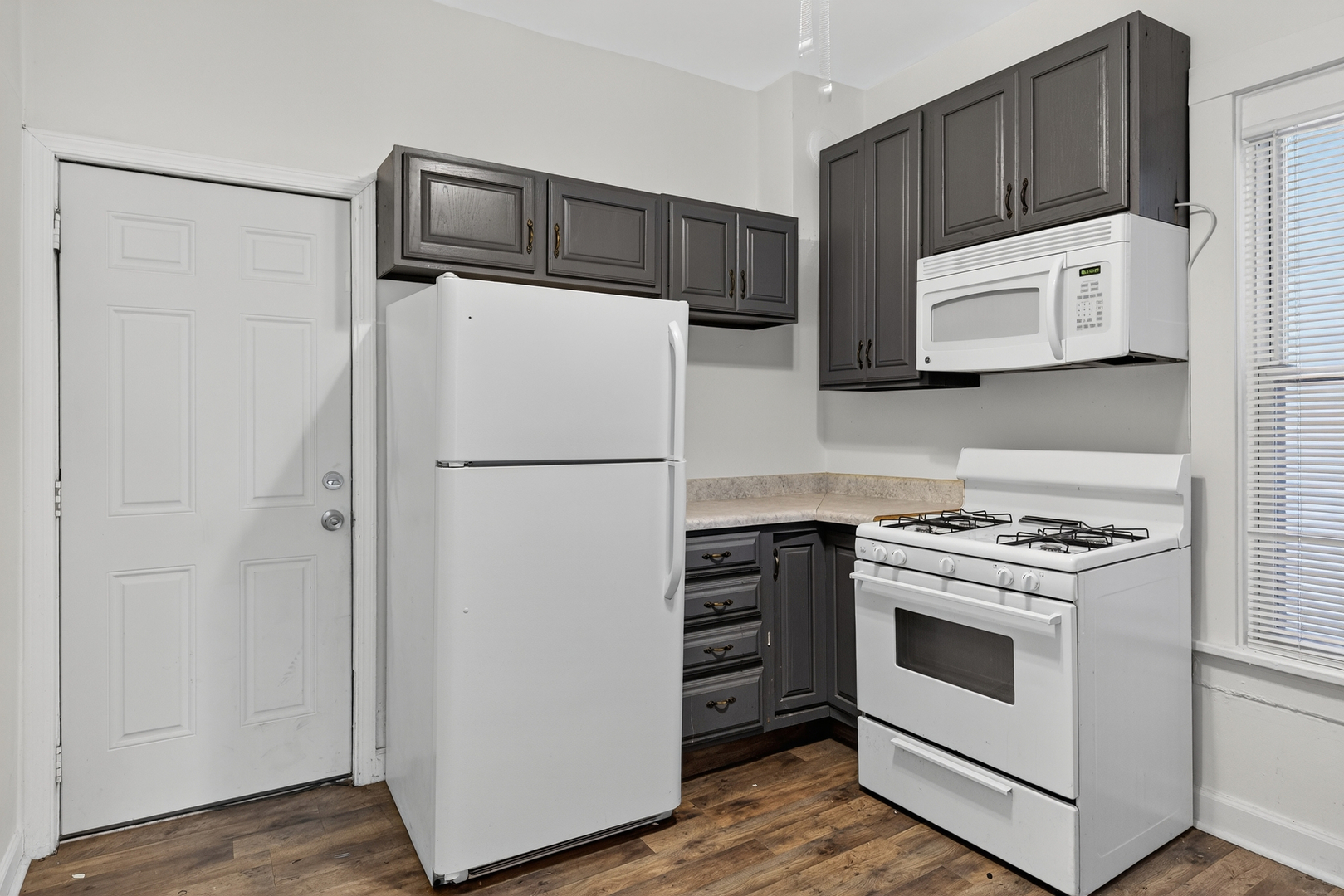 824 East 89th Place Chicago IL 60619