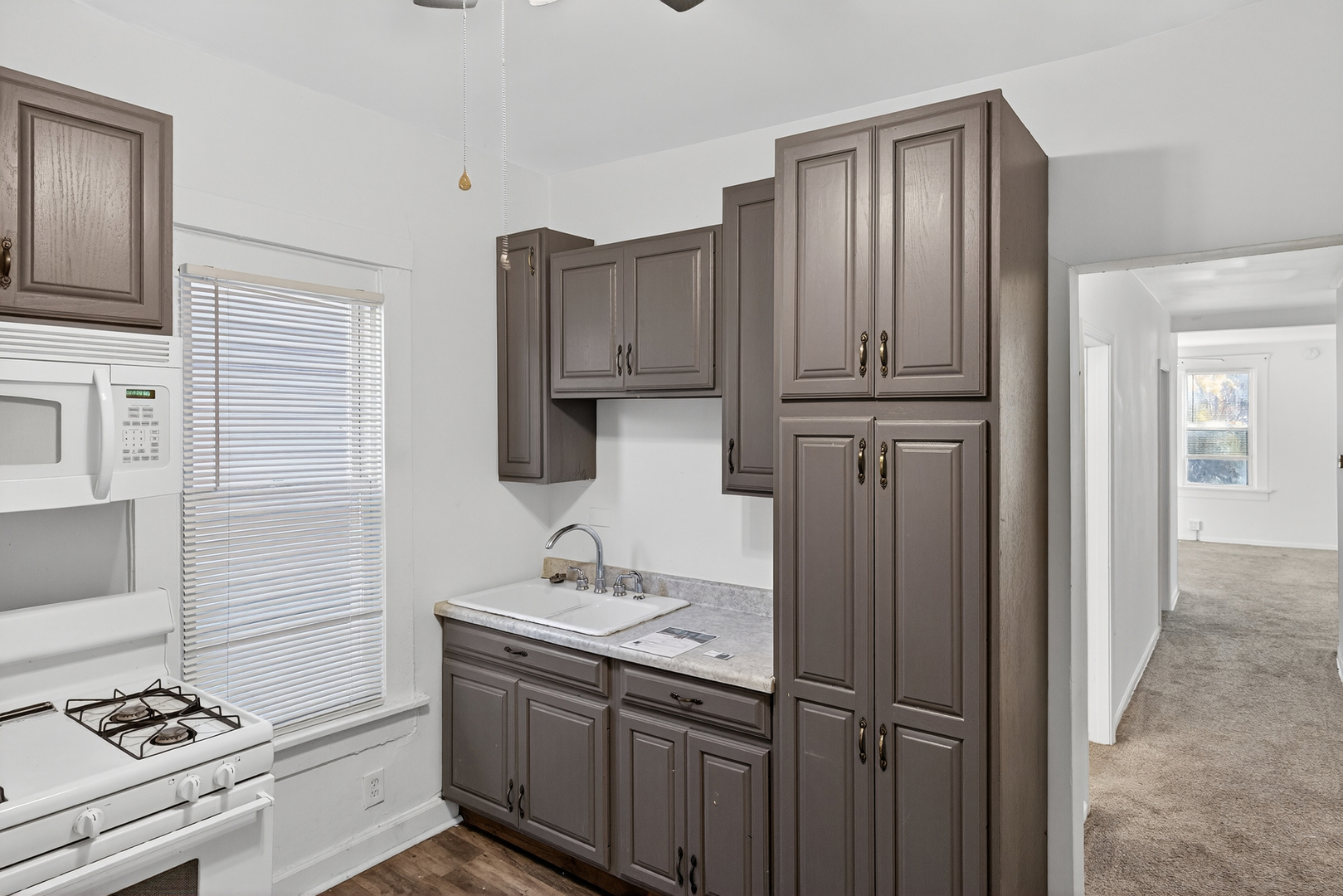 824 East 89th Place Chicago IL 60619