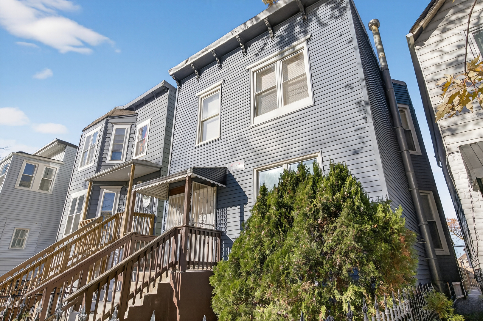 824 East 89th Place Chicago IL 60619
