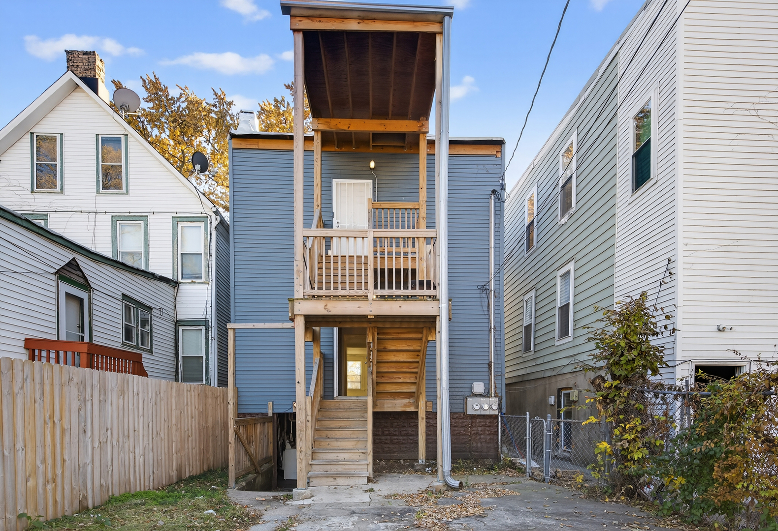 824 East 89th Place Chicago IL 60619