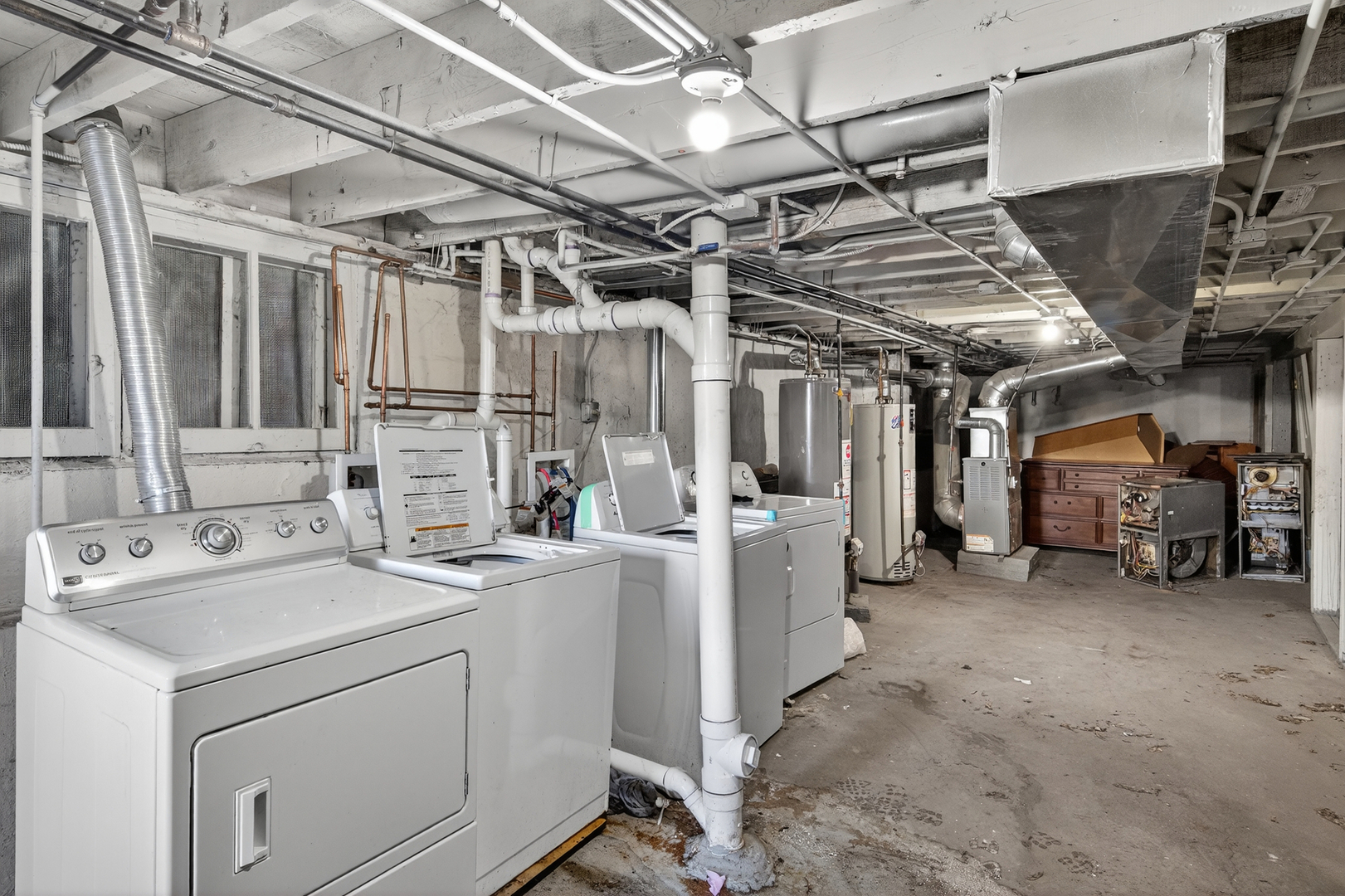 824 East 89th Place Chicago IL 60619