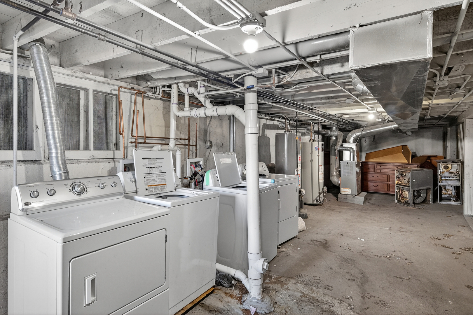 824 East 89th Place Chicago IL 60619
