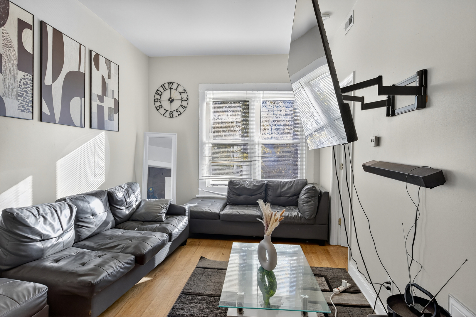 824 East 89th Place Chicago IL 60619