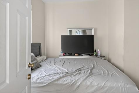 824 East 89th Place Chicago IL 60619