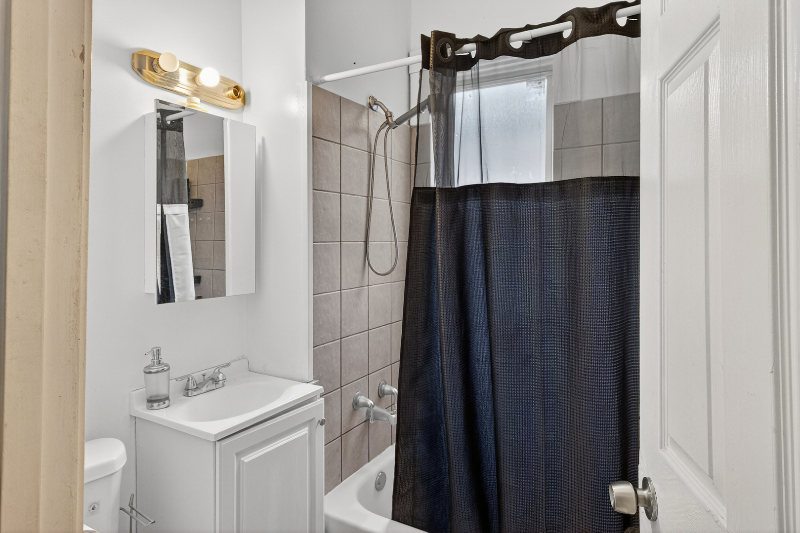 824 East 89th Place Chicago IL 60619