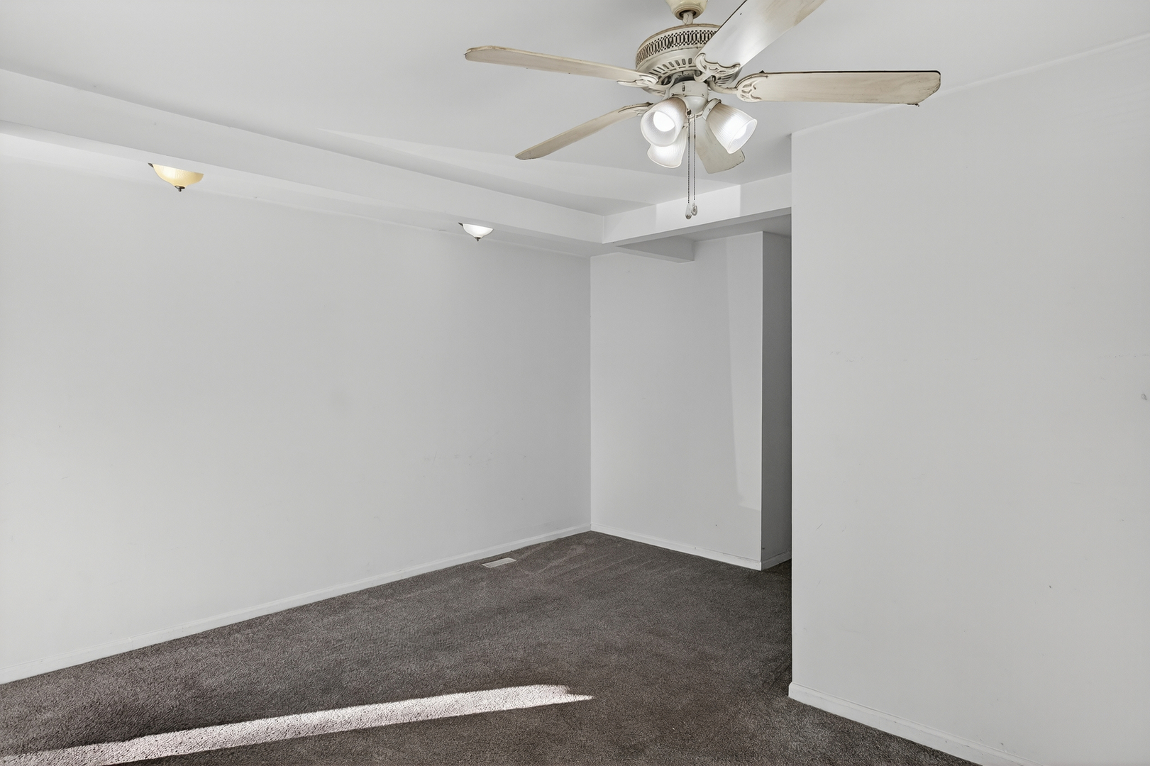 824 East 89th Place Chicago IL 60619