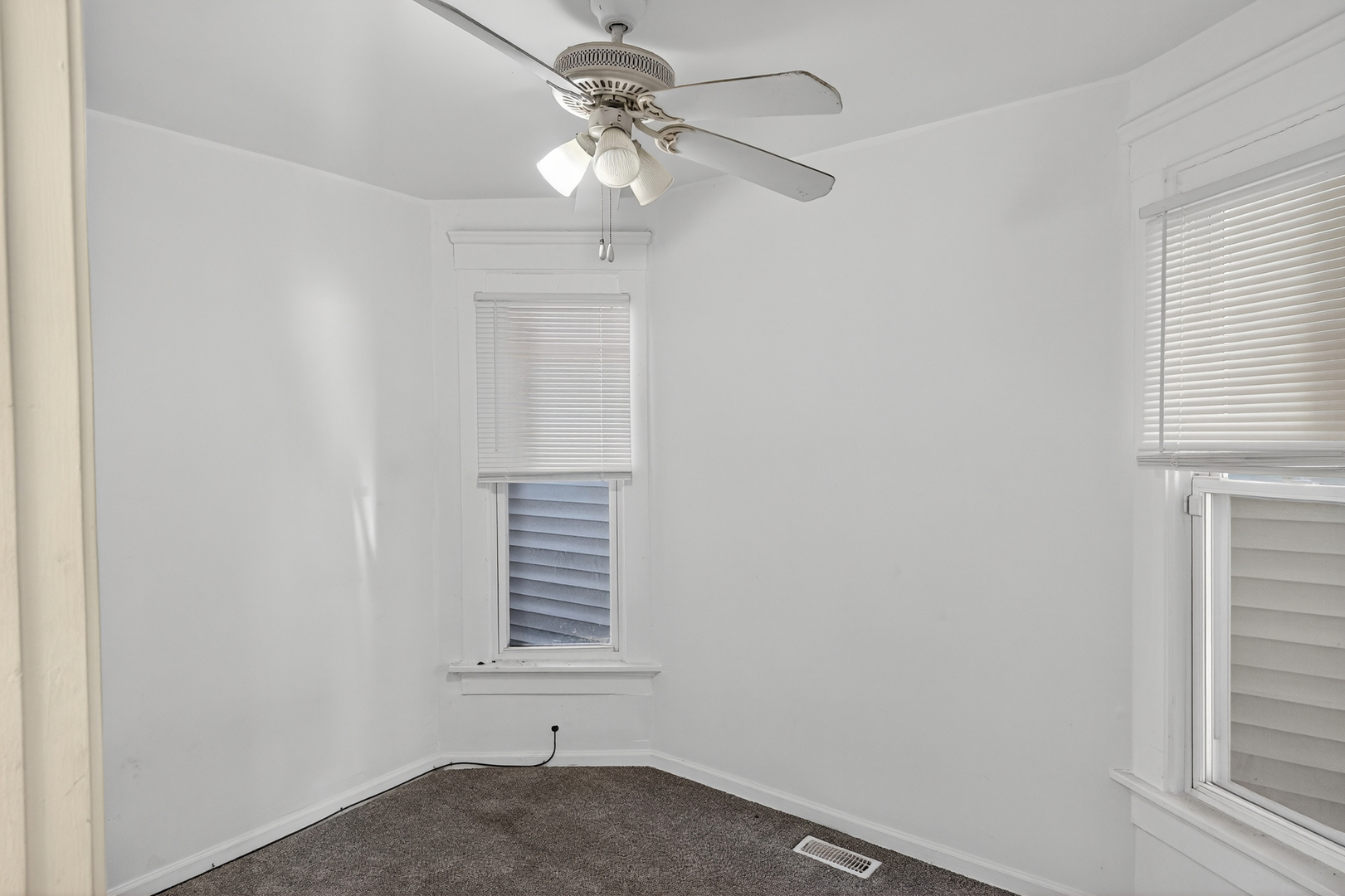 824 East 89th Place Chicago IL 60619