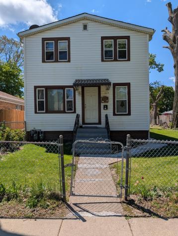 805 Audrey Nixon Boulevard North Chicago IL 60064