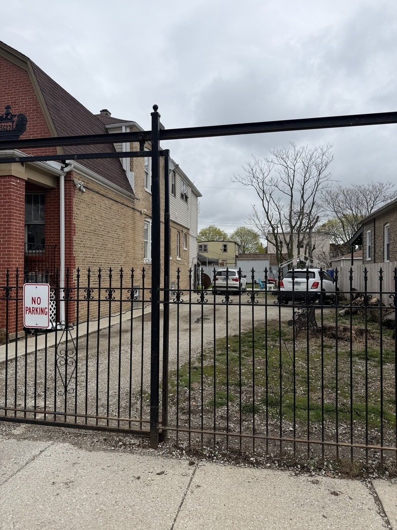 5629 South Campbell Avenue Chicago IL 60629