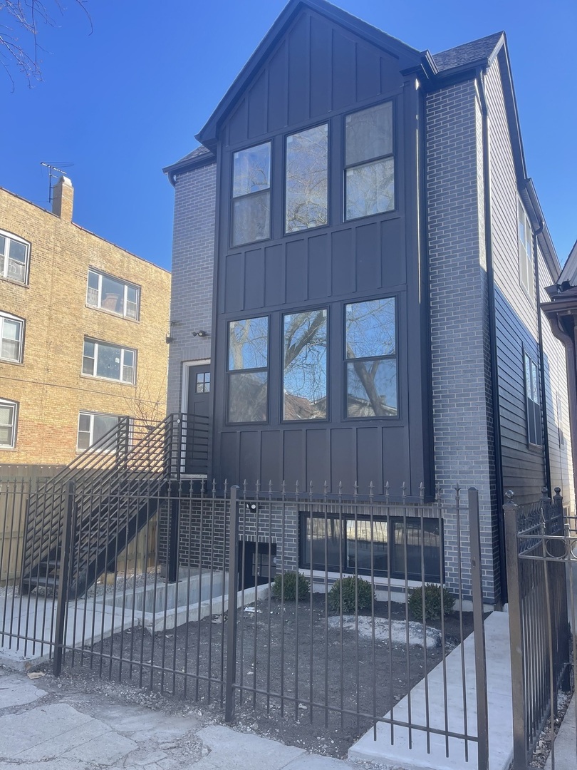 538 North Trumbull Avenue Chicago IL 60624