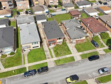 292 Bensley Avenue Calumet City IL 60409