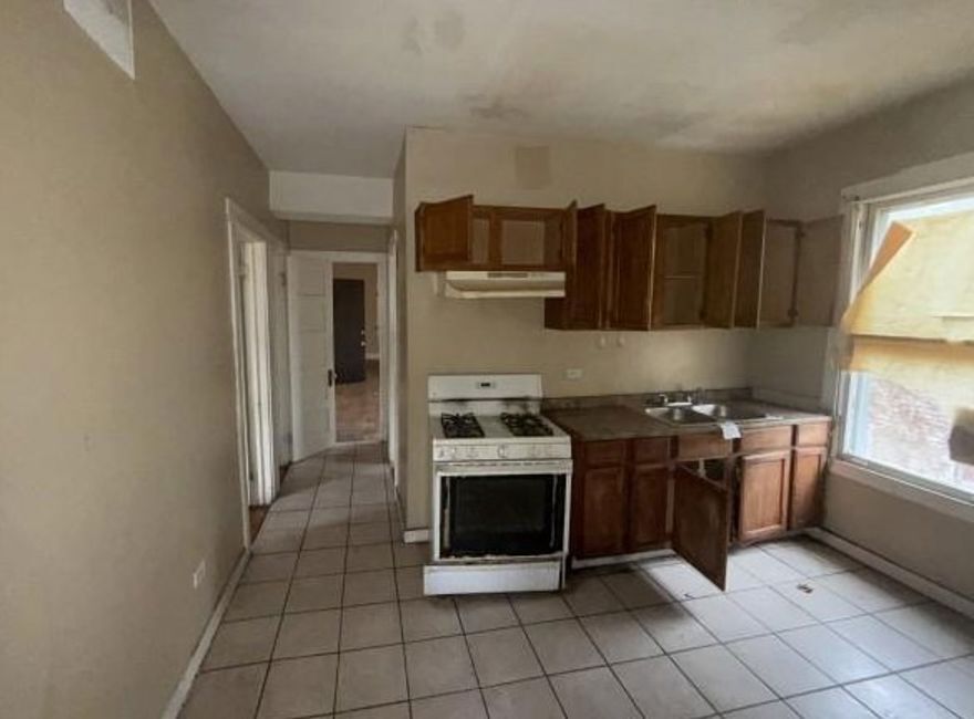 11806 South Parnell Avenue Chicago IL 60628