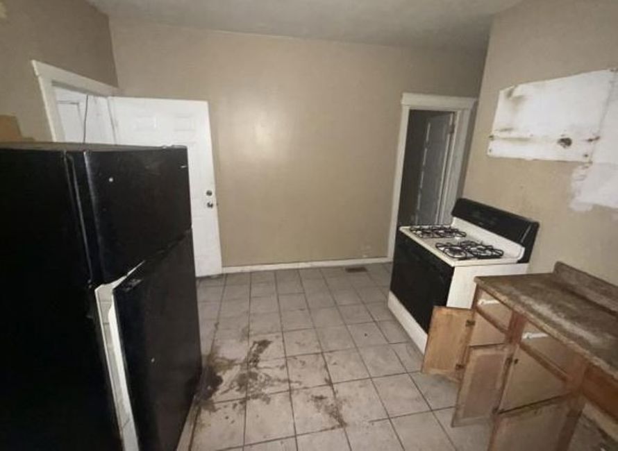 11806 South Parnell Avenue Chicago IL 60628