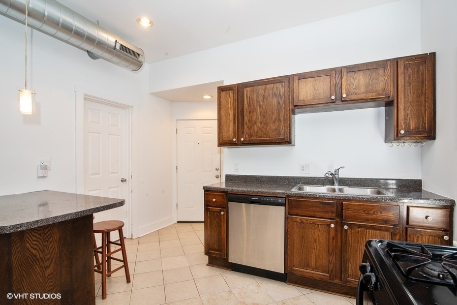 2248 North Southport Avenue Chicago IL 60614