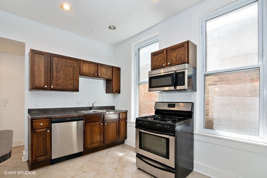 2248 North Southport Avenue Chicago IL 60614