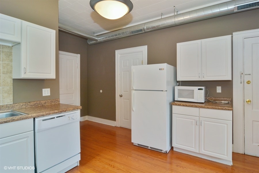 2248 North Southport Avenue Chicago IL 60614