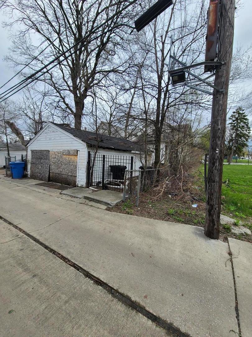 10452 South State Street Chicago IL 60628