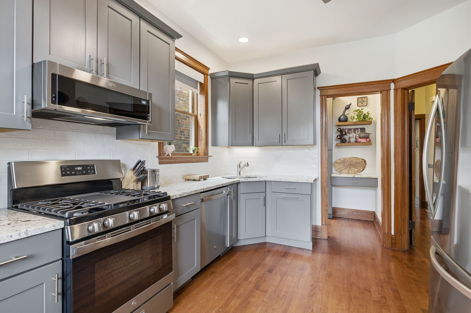 5227 North Glenwood Avenue Chicago IL 60640