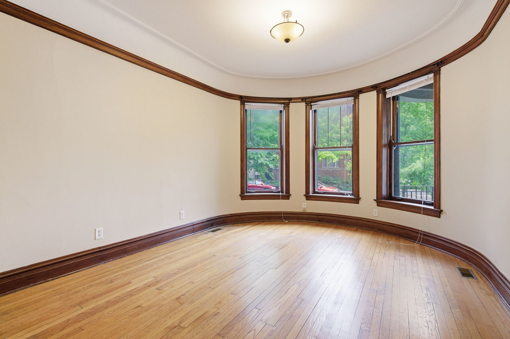 5227 North Glenwood Avenue Chicago IL 60640
