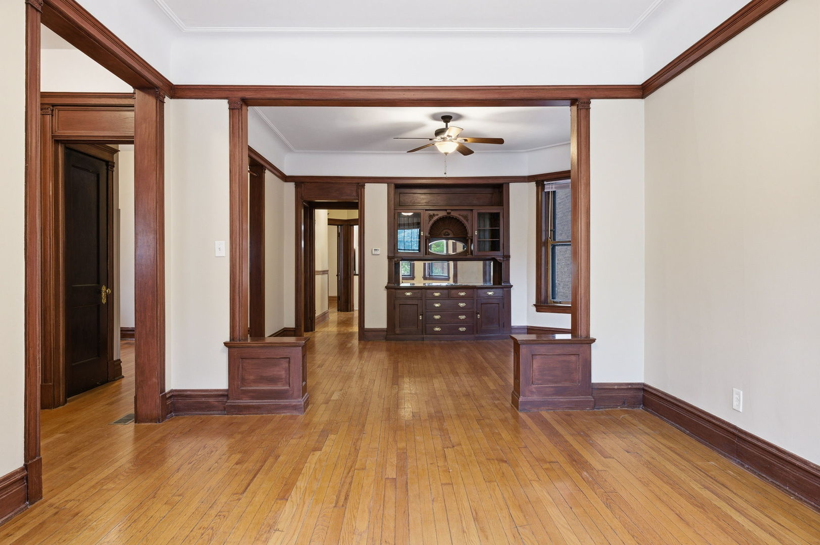 5227 North Glenwood Avenue Chicago IL 60640