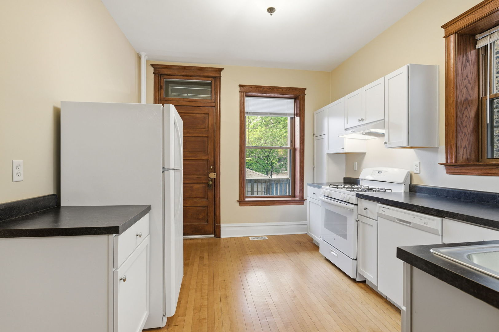 5227 North Glenwood Avenue Chicago IL 60640