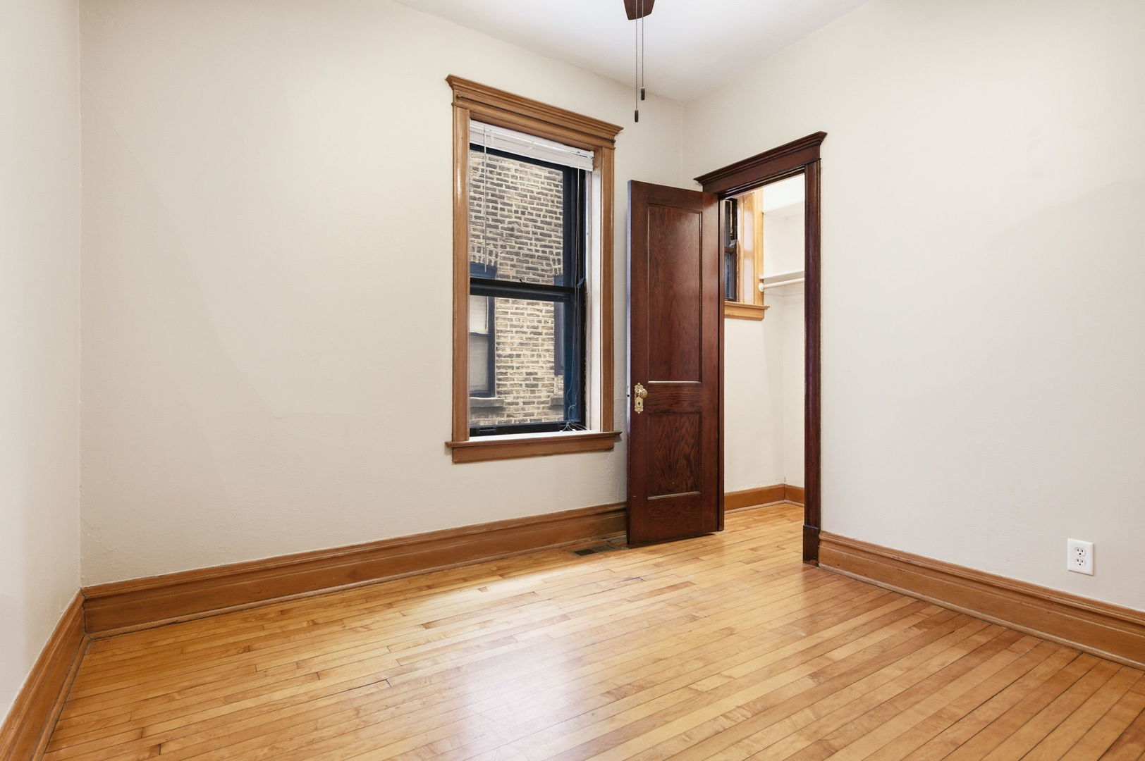 5227 North Glenwood Avenue Chicago IL 60640