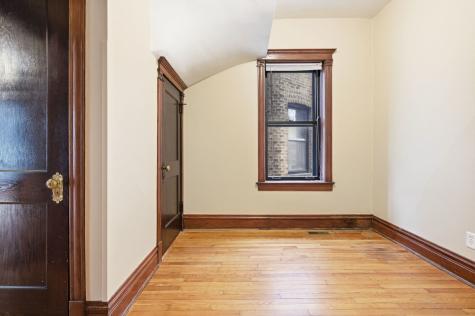 5227 North Glenwood Avenue Chicago IL 60640