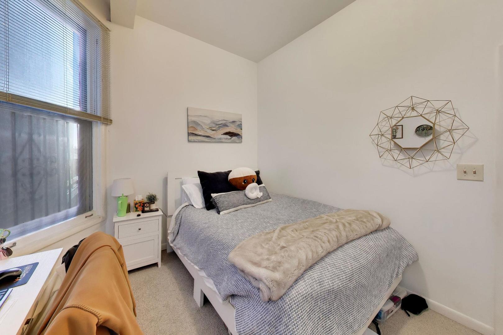 708 West Buckingham Place Chicago IL 60657