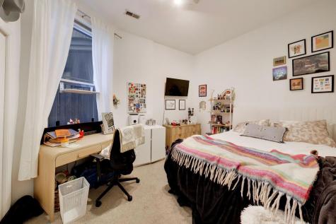 708 West Buckingham Place Chicago IL 60657