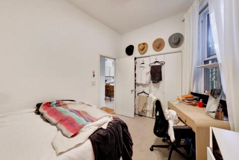 708 West Buckingham Place Chicago IL 60657
