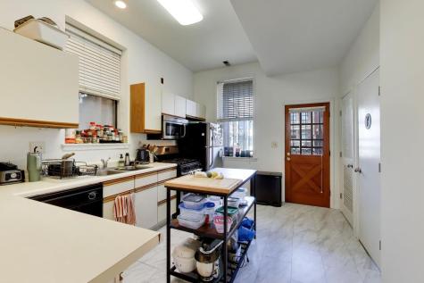 708 West Buckingham Place Chicago IL 60657