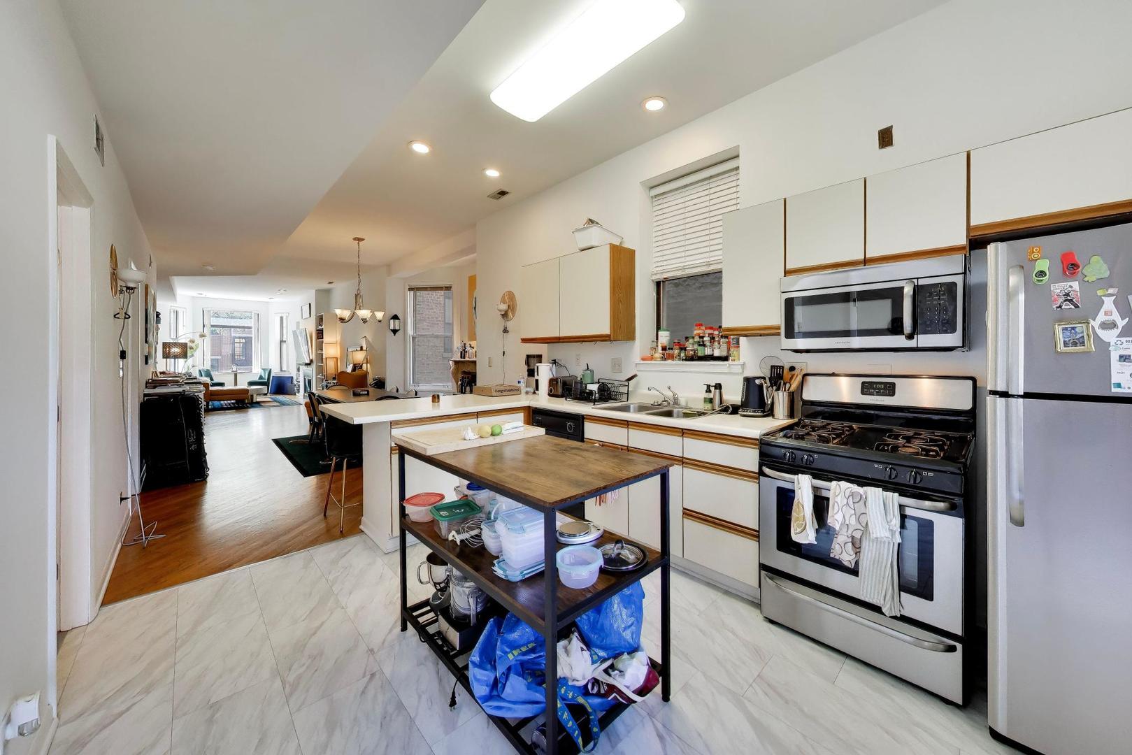 708 West Buckingham Place Chicago IL 60657