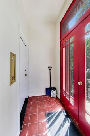 708 West Buckingham Place Chicago IL 60657
