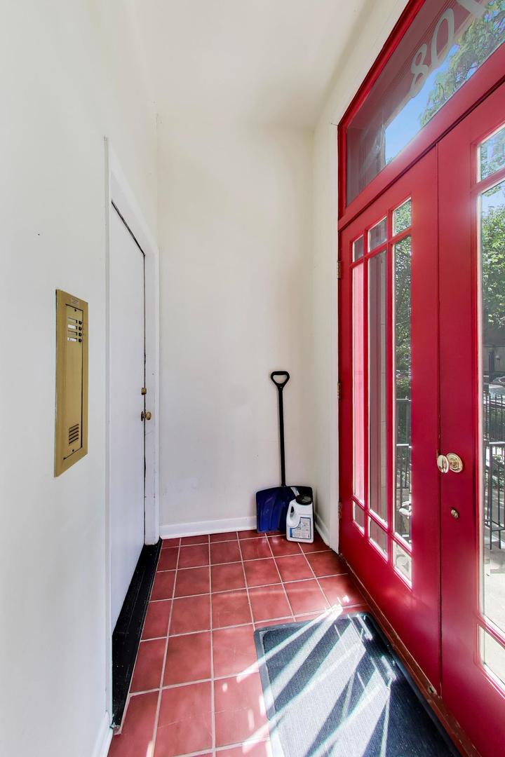 708 West Buckingham Place Chicago IL 60657