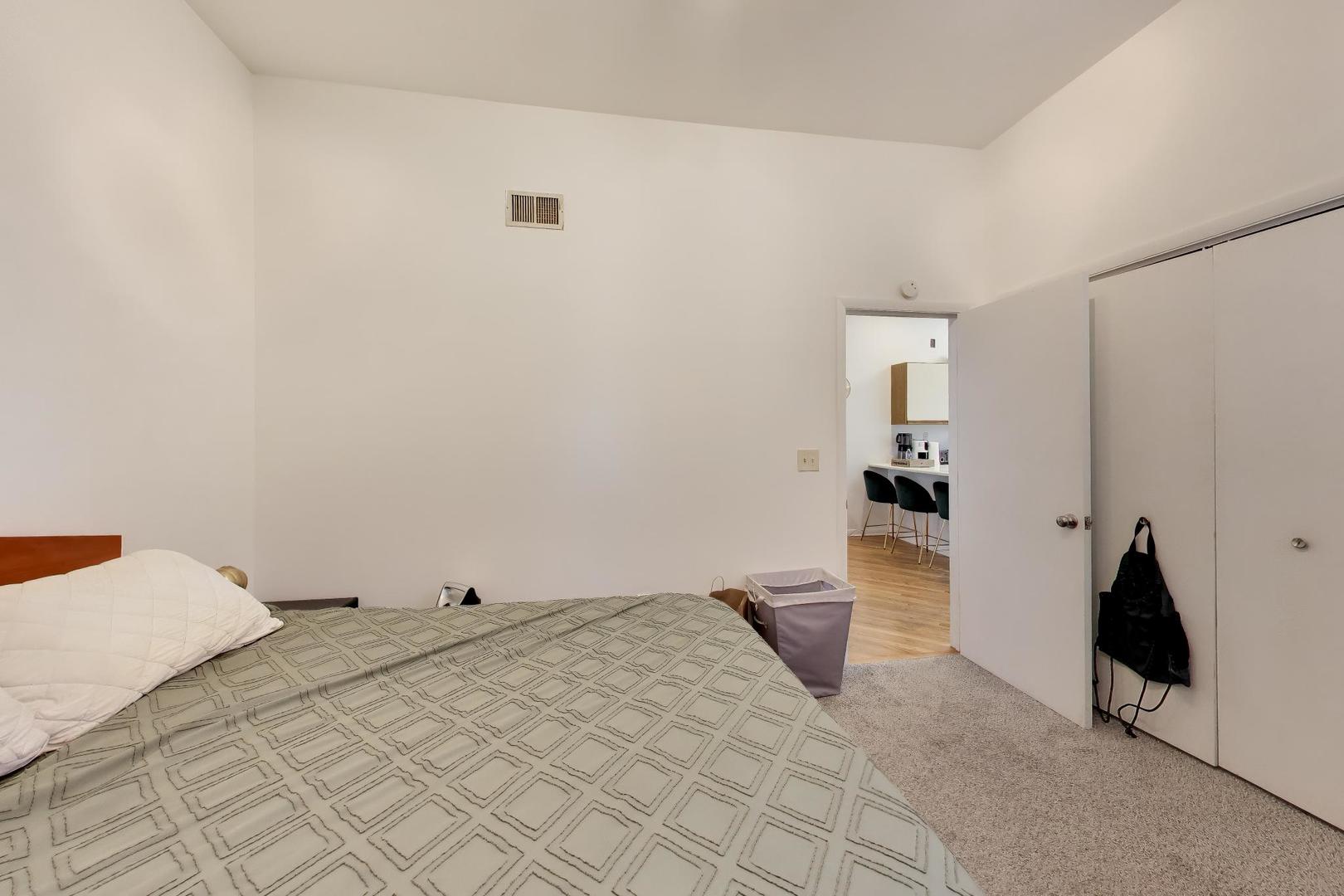708 West Buckingham Place Chicago IL 60657