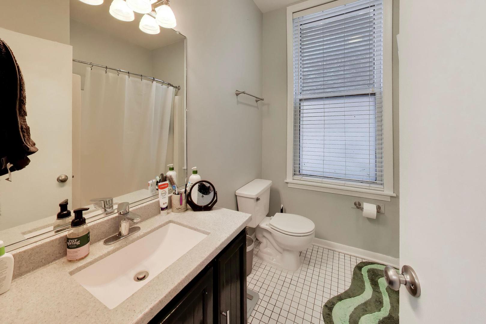 708 West Buckingham Place Chicago IL 60657