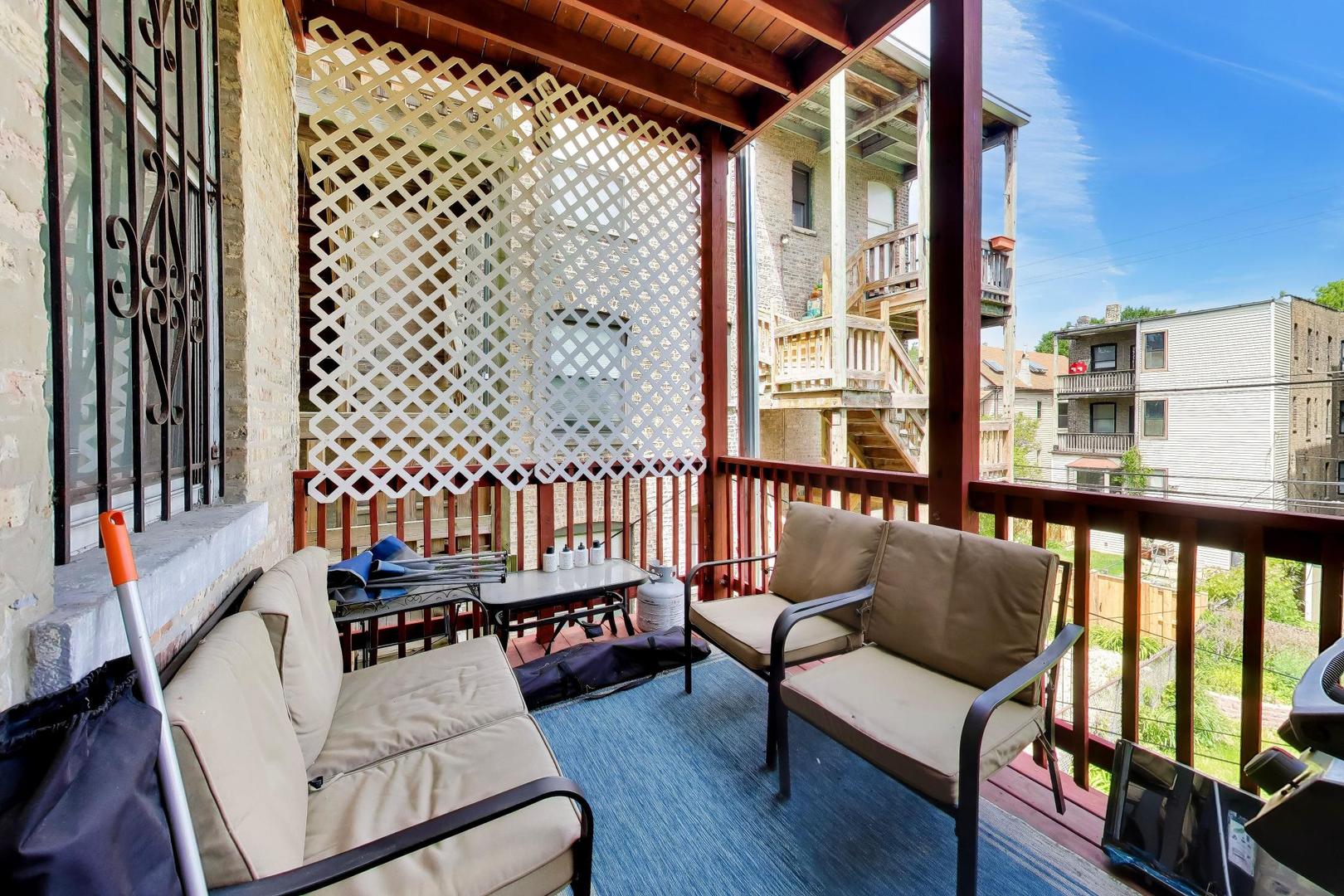 708 West Buckingham Place Chicago IL 60657