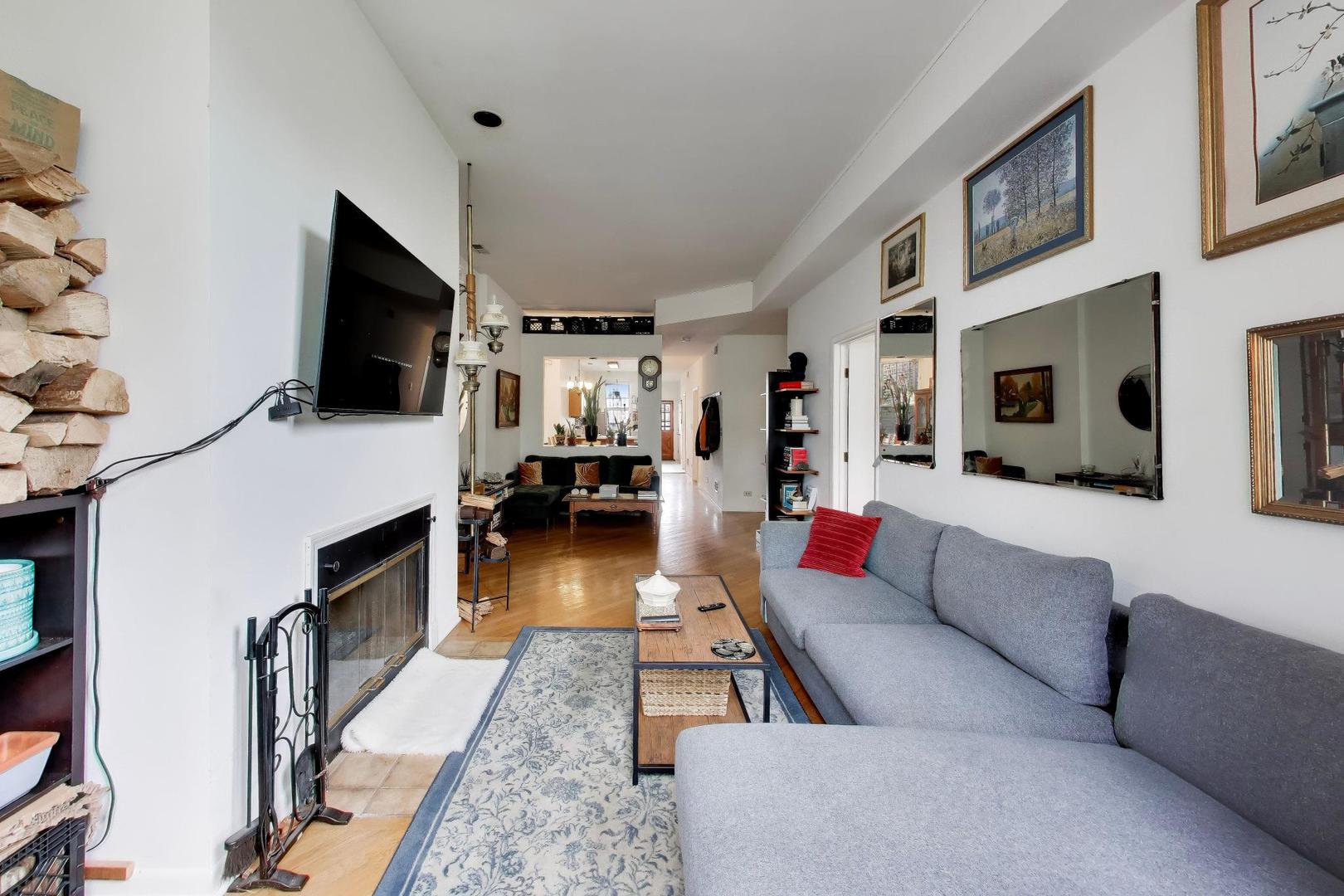 708 West Buckingham Place Chicago IL 60657