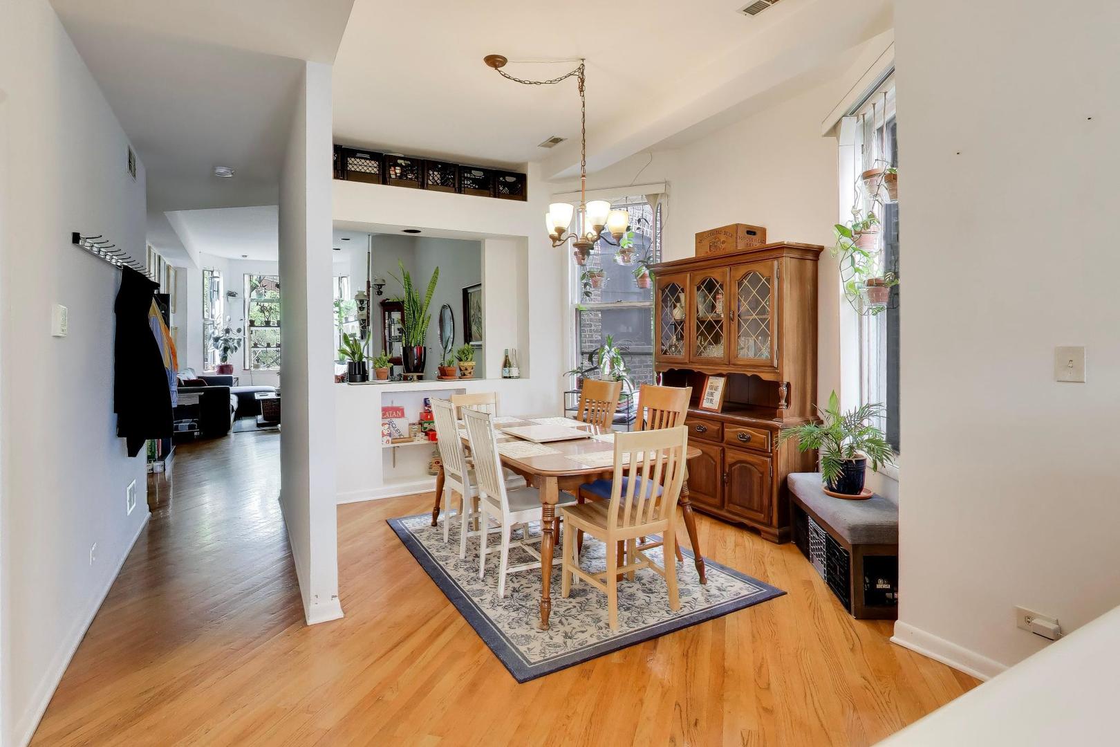 708 West Buckingham Place Chicago IL 60657