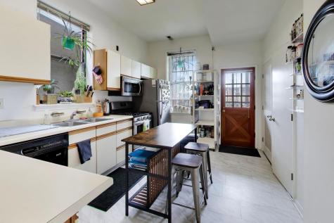 708 West Buckingham Place Chicago IL 60657