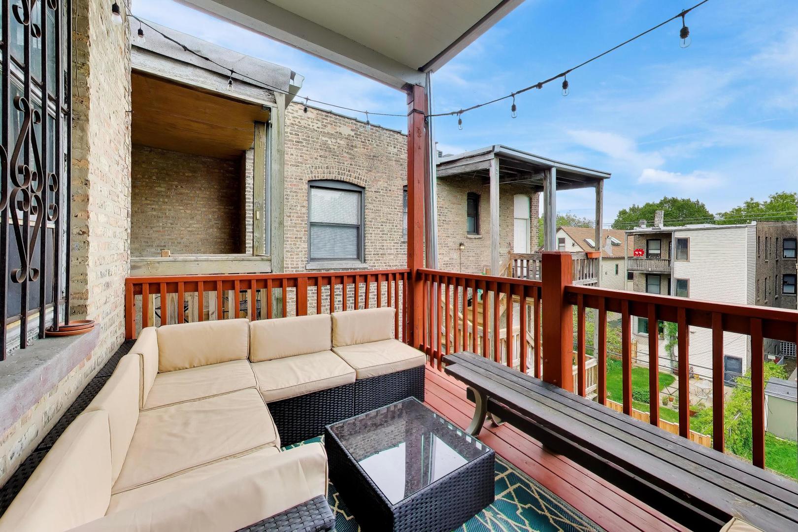 708 West Buckingham Place Chicago IL 60657