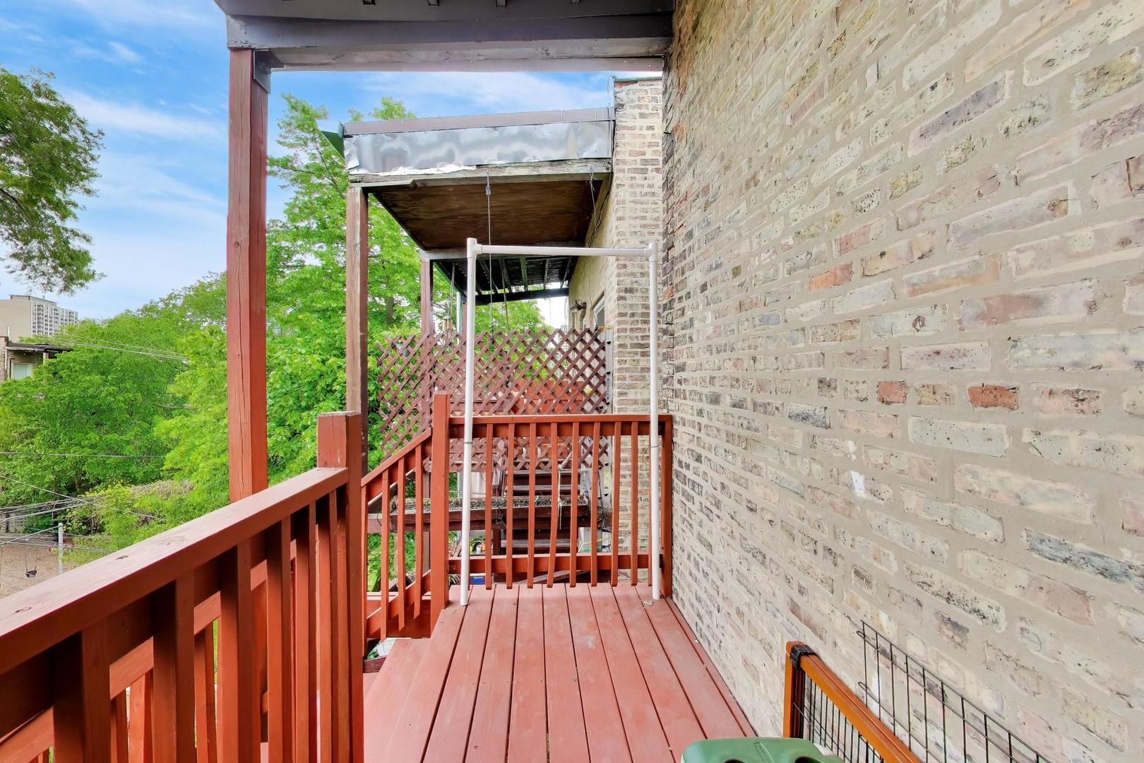 708 West Buckingham Place Chicago IL 60657
