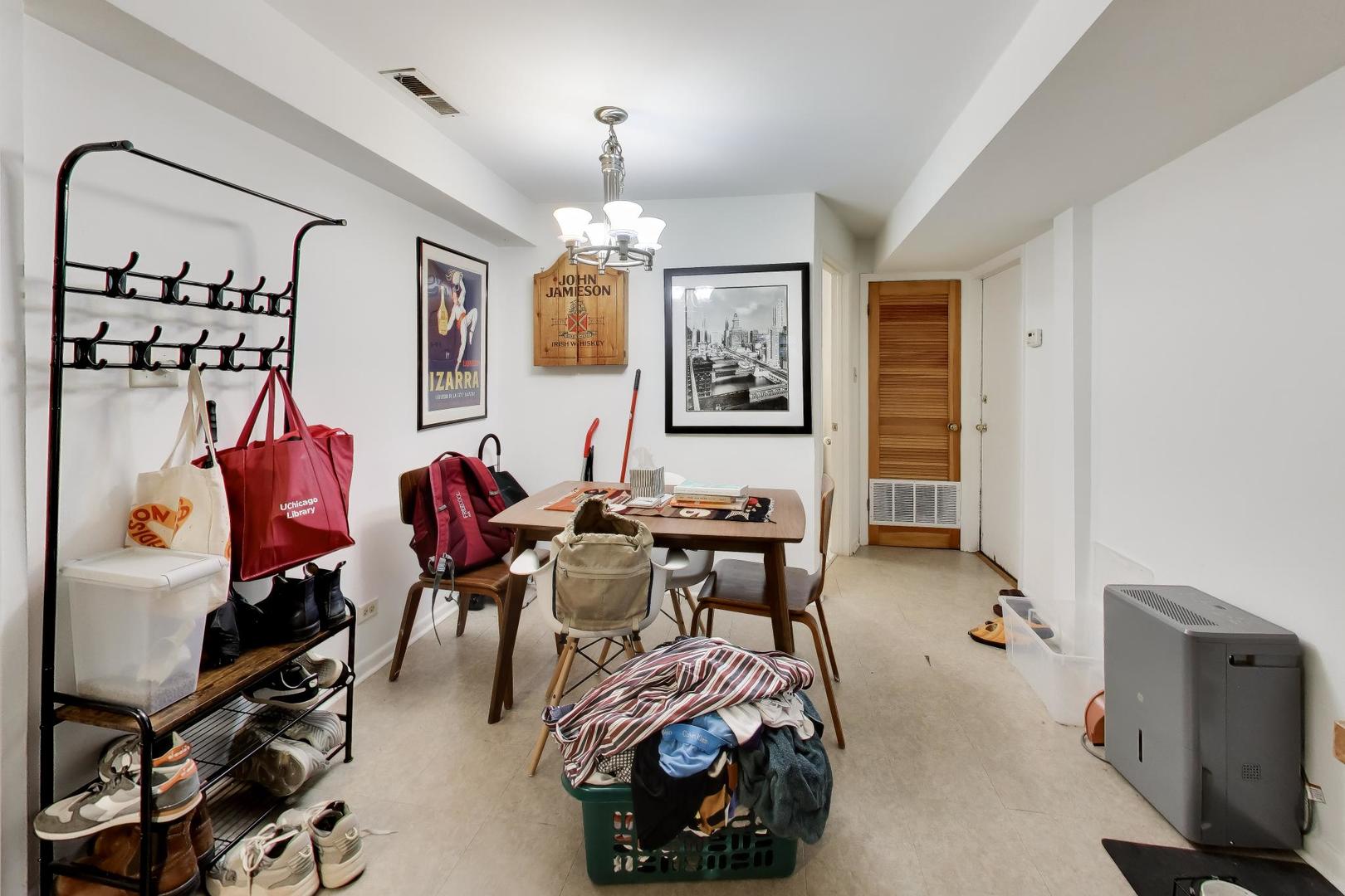 708 West Buckingham Place Chicago IL 60657