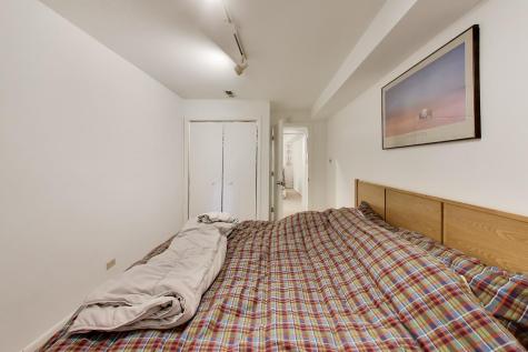 708 West Buckingham Place Chicago IL 60657